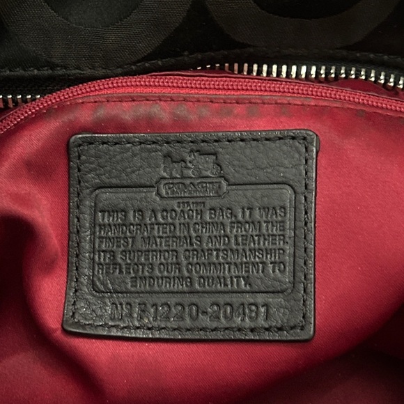 Coach (Rehab) Black Signature Chain/Leather Shoulder Bag - Picture 13 of 13